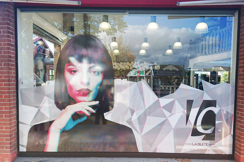 marquage vitrine adhésif coiffure communication signalétique