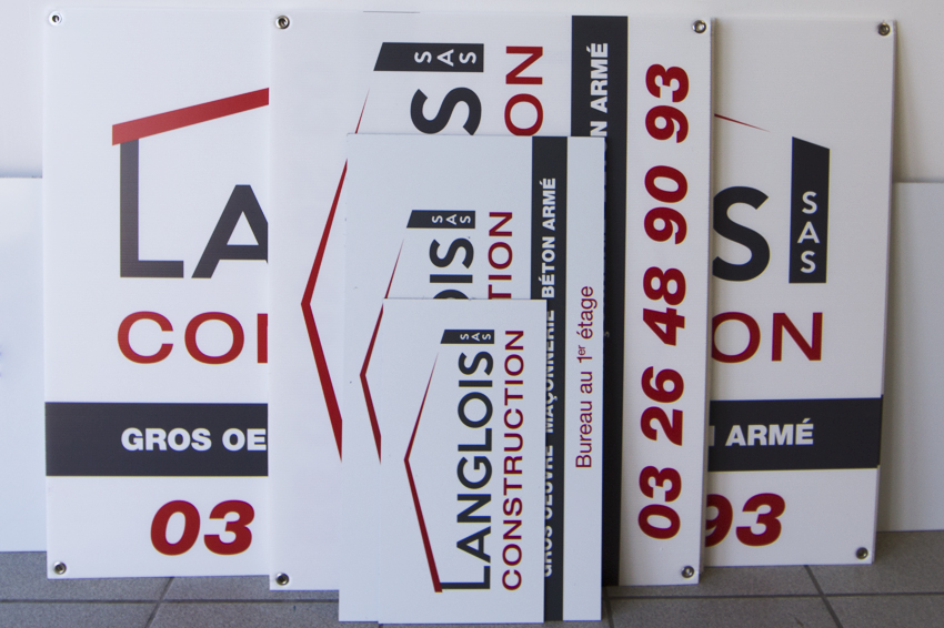 panneaux akylux et dibond formats variés langlois constructon signalétique communication publicité
