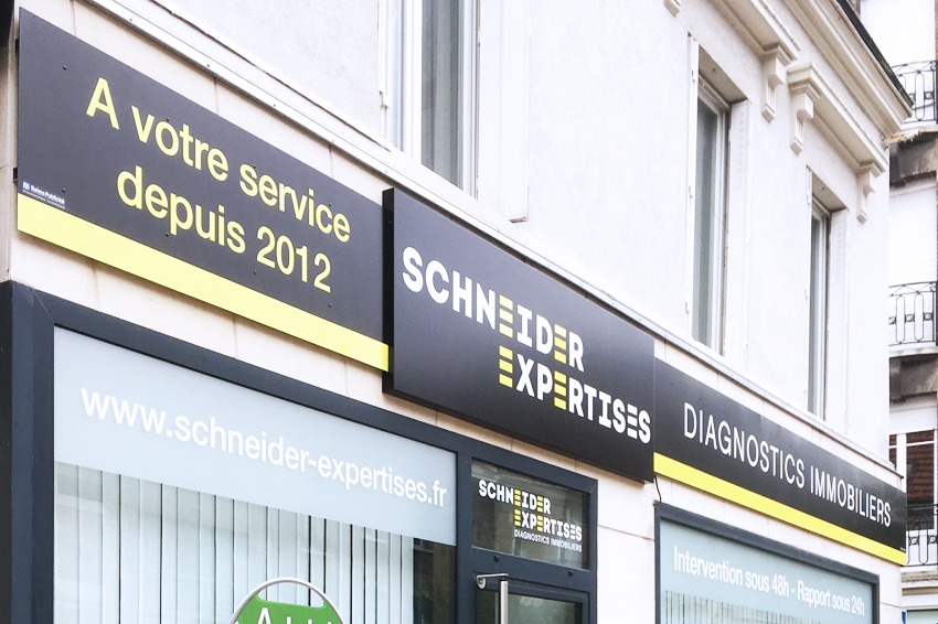 enseigne panneau schneider expertises signalétique communication publicité