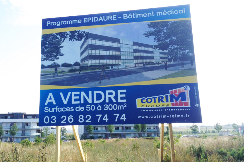 panneau grand format 3x2m cotrim2 europe immobilier d'entreprise communication signalétique publicité