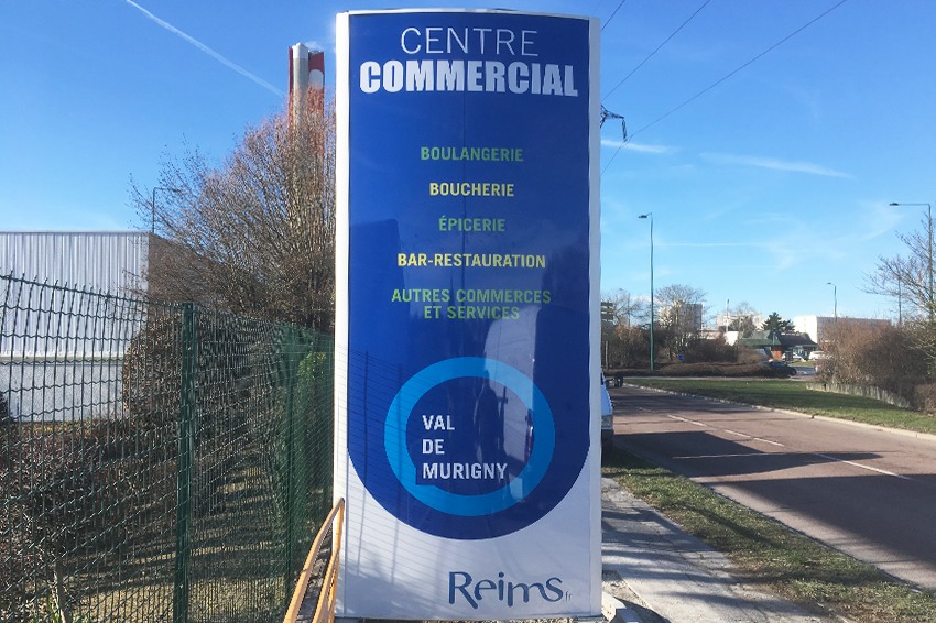 ville de reims totem signalétique centre commercial information